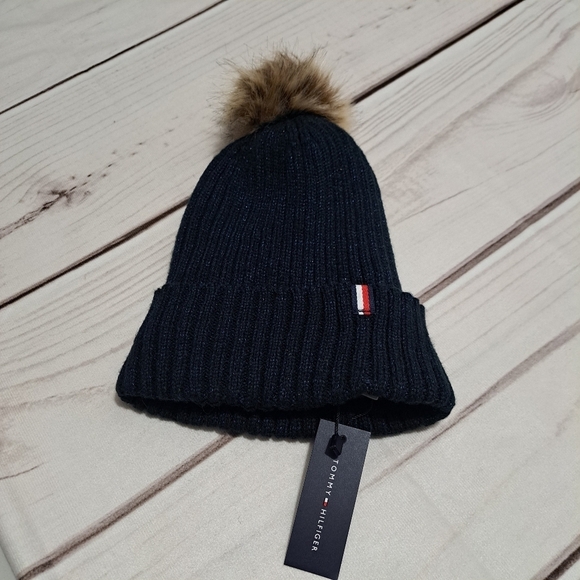 Tommy Hilfiger Fleece Lined Beanie Cap Hat With Pom - Picture 1 of 10